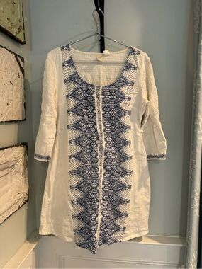Billabong White Tunic with Blue Geometric Embroidery